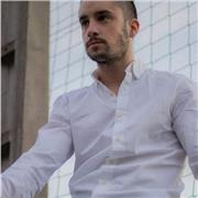 Profesor titulado en Educación Primaria con especialidad en Inglés. Con 10 años de experiencia dando clases extraescolares.